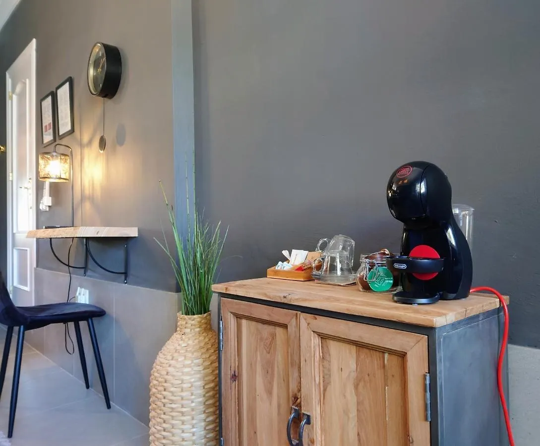 Carmen Rooms -- Boutique B&B By The Sea 内尔哈