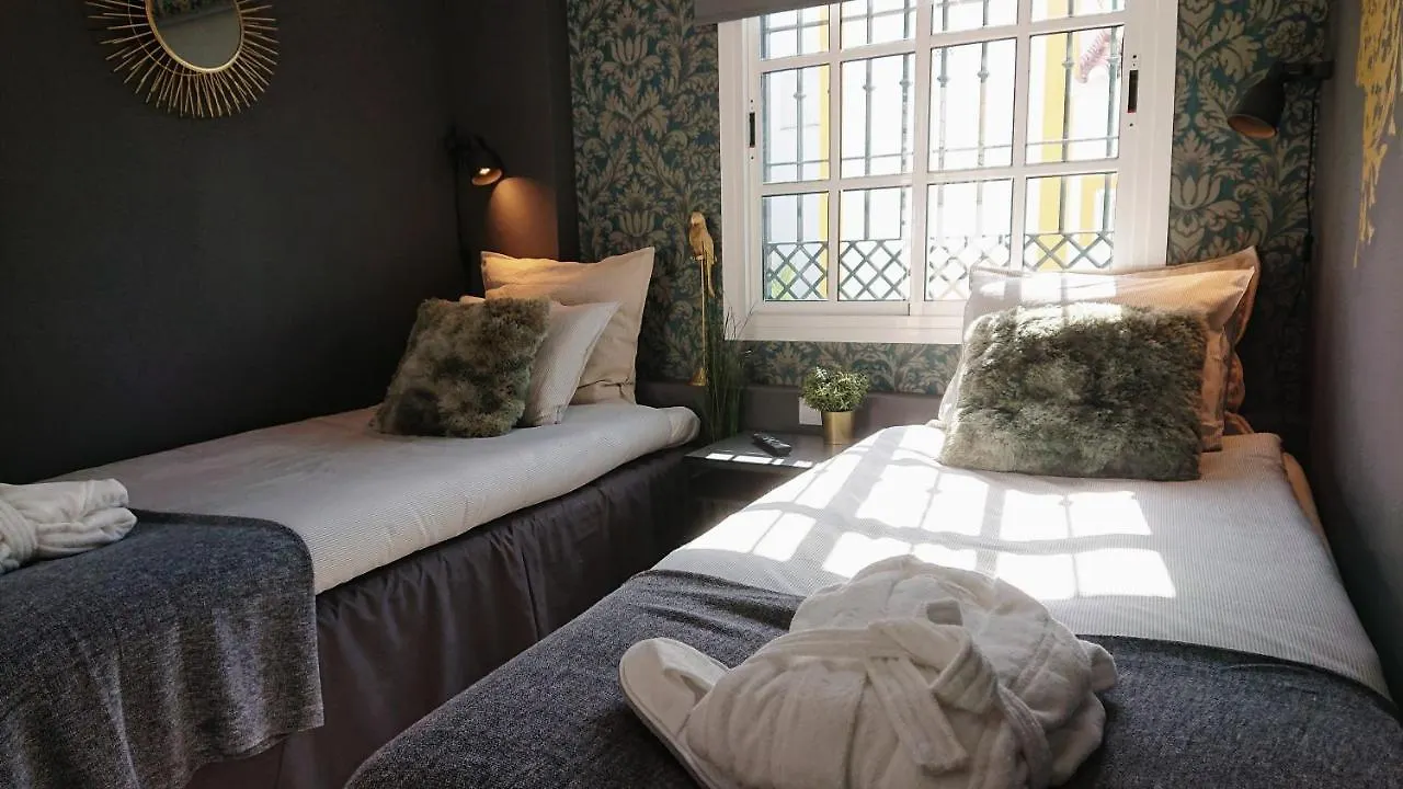 Carmen Rooms -- Boutique B&B By The Sea 内尔哈